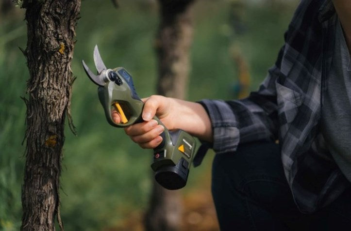 Wildhorn 32 Electric pruning shear with FELCO Blades