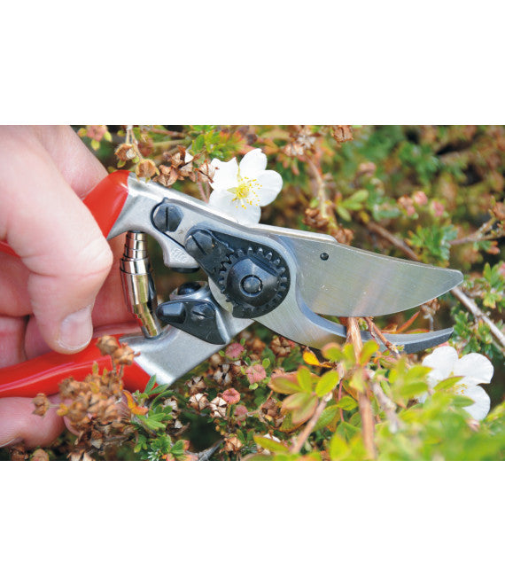 Felco 9, Ergonomic Bypass Pruning Shear (Left Handed)